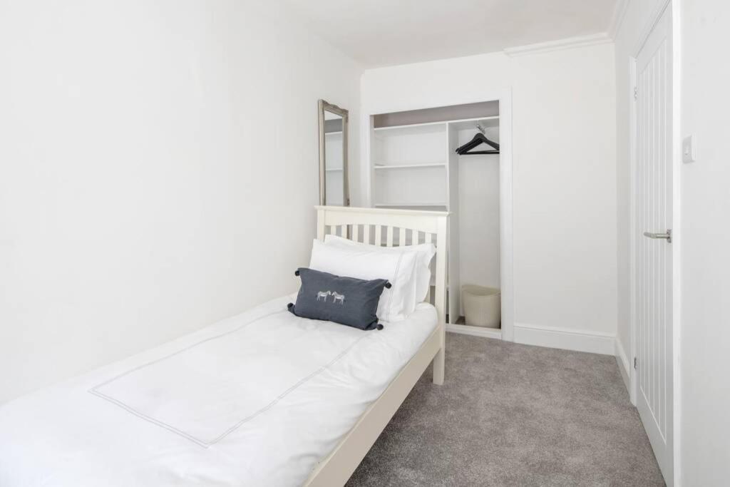 2 Bed City Centre Apartment 1 Min From Bath Abbey Exterior photo