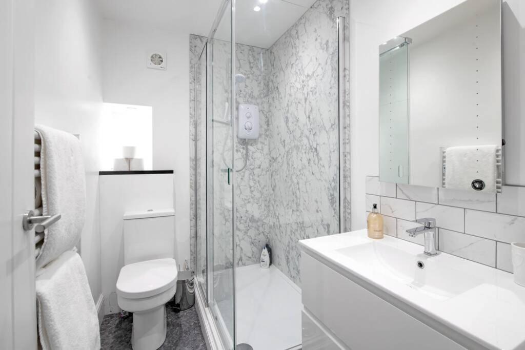 2 Bed City Centre Apartment 1 Min From Bath Abbey Exterior photo
