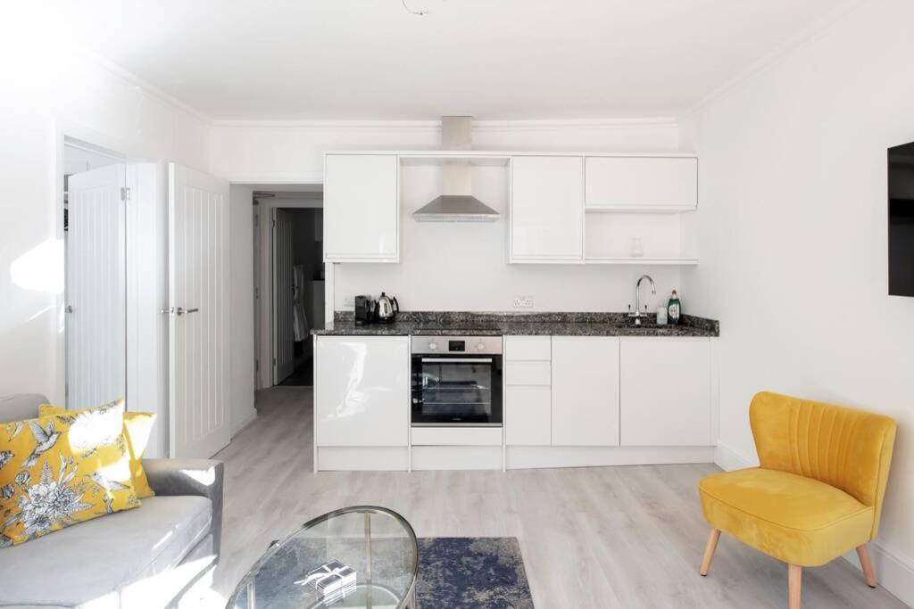 2 Bed City Centre Apartment 1 Min From Bath Abbey Exterior photo