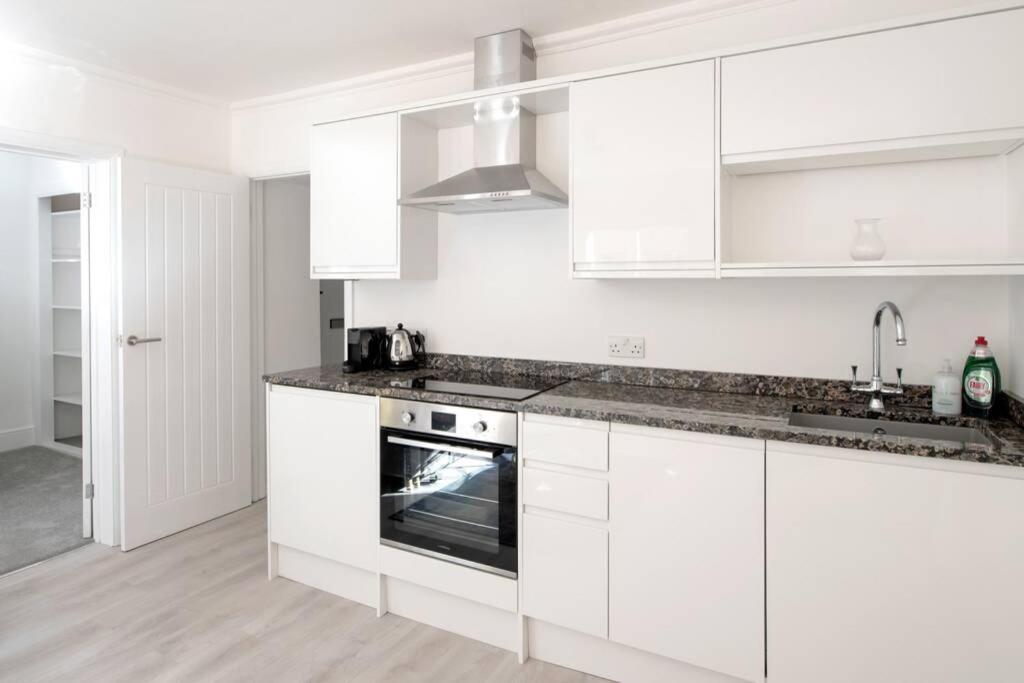 2 Bed City Centre Apartment 1 Min From Bath Abbey Exterior photo