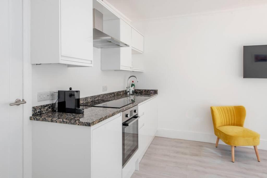 2 Bed City Centre Apartment 1 Min From Bath Abbey Exterior photo